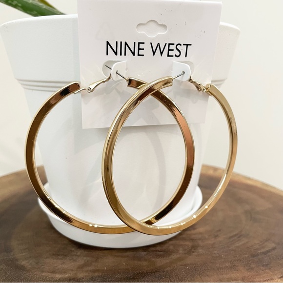 NWT Nine West large gold hoop earrings - Picture 6 of 7